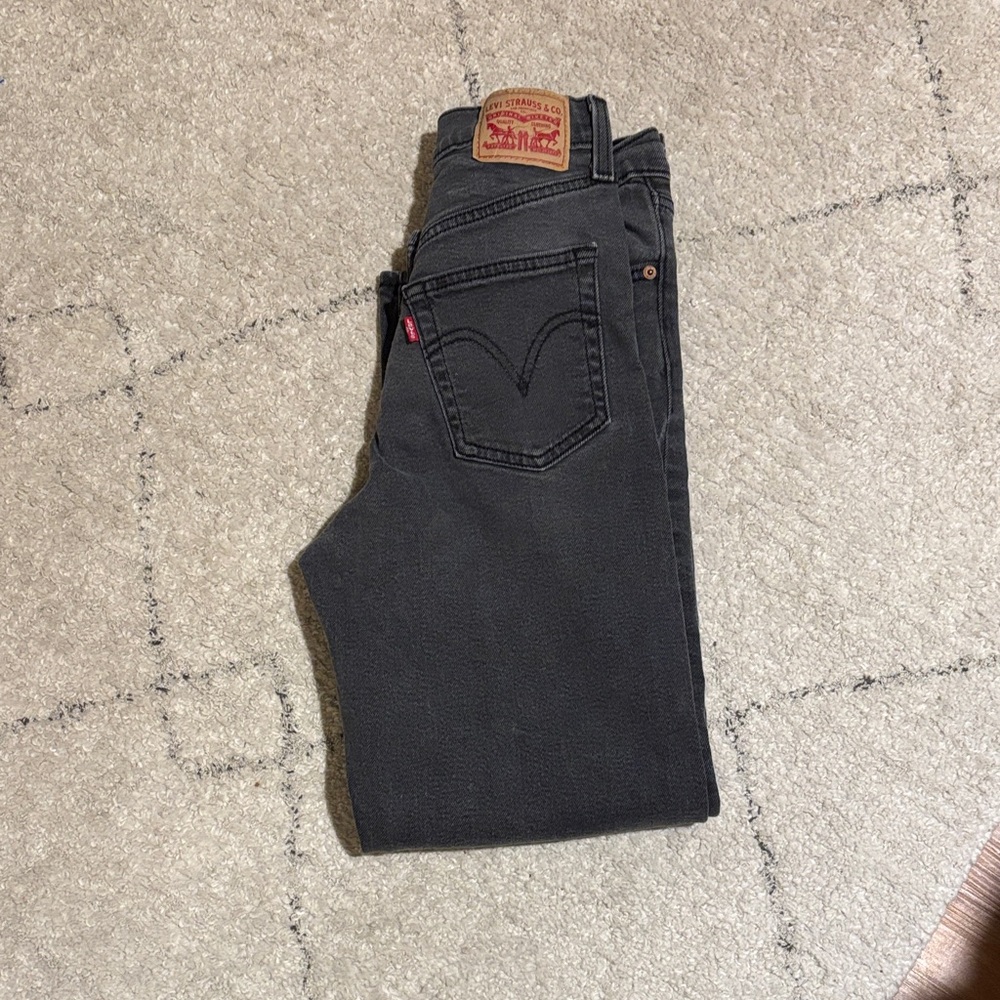 Levi's womens Charcoal Straight Jeans Levi’s ribcage straight ankle 26/28